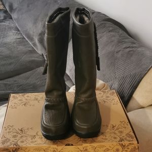 Manitobah Mukluks wp Tamarack grain size 9